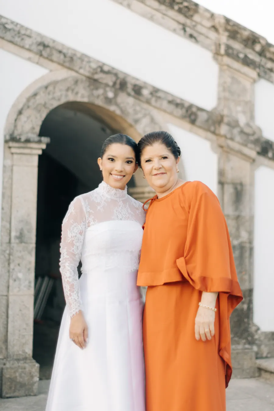Mãe da noiva e noiva maquilhadas por Aline Alves em Lisboa